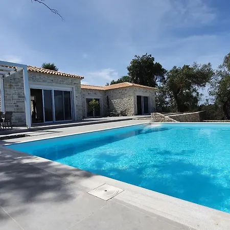 Petalouda Villa *