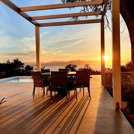 Petalouda Villa *